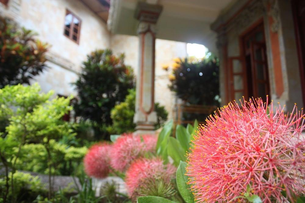 Rambutan Boutique Hotel Pabean Buleleng エクステリア 写真